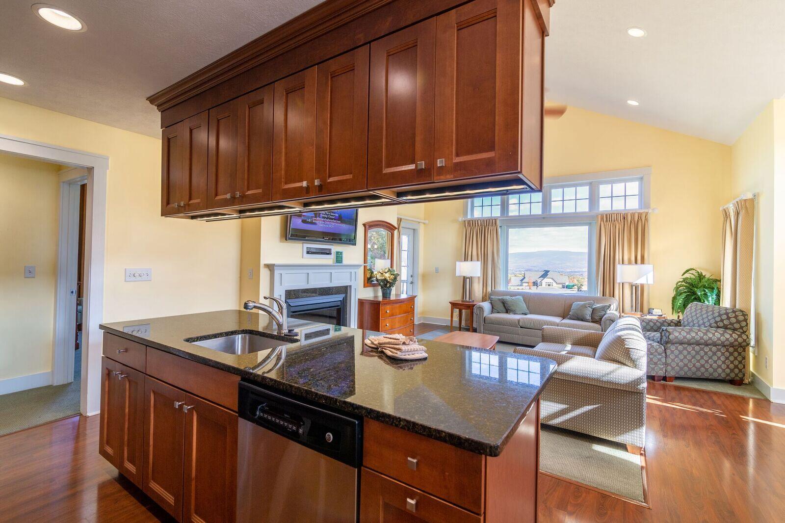 Regal Vistas Luxury Two Bedroom Townhome 5