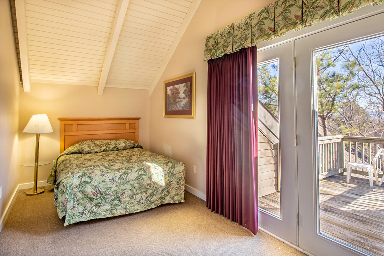 Shenandoah Villas Two Bedroom Condo 19