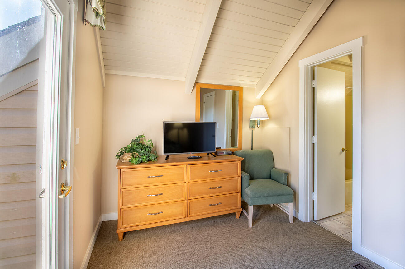 Shenandoah Villas Two Bedroom Condo 20