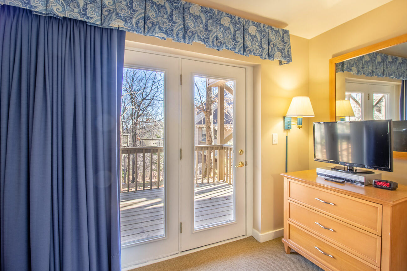 Shenandoah Villas Two Bedroom Condo 25