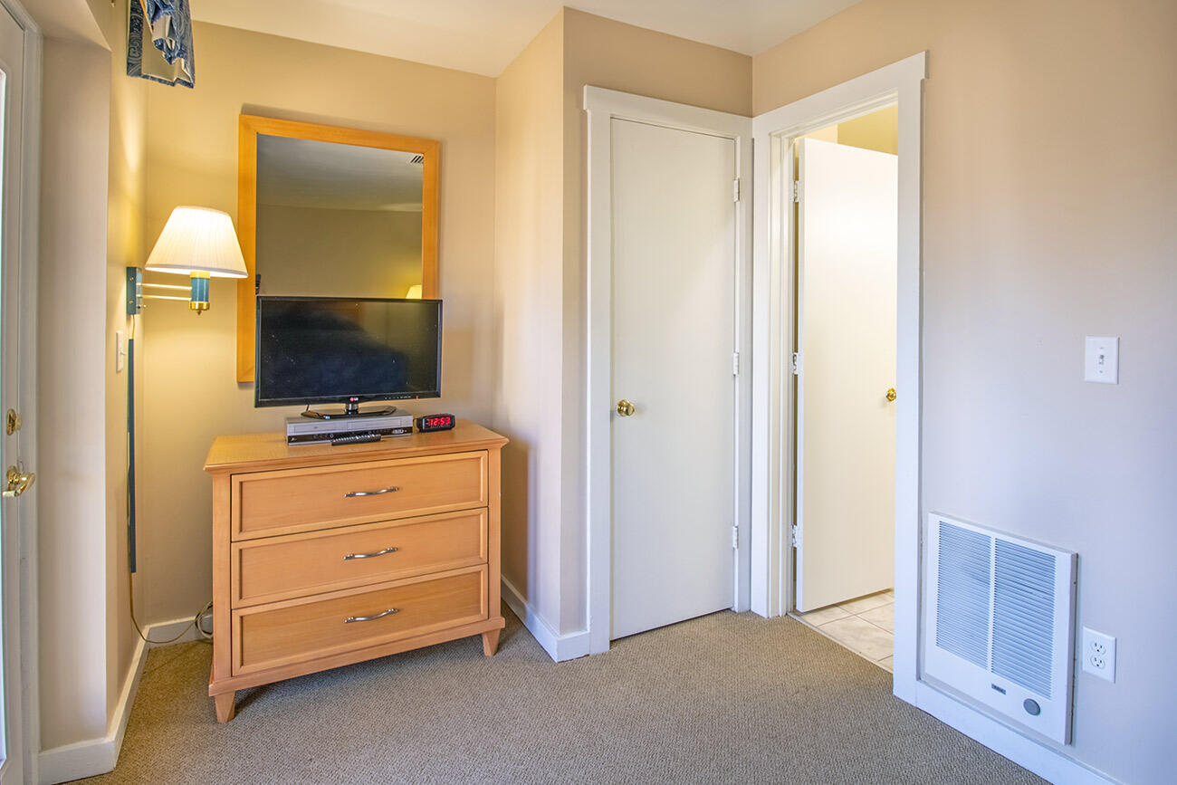 Shenandoah Villas Two Bedroom Condo 26