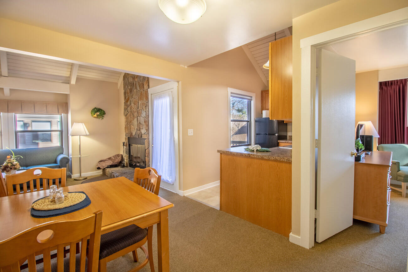 Shenandoah Villas One Bedroom Condo 17