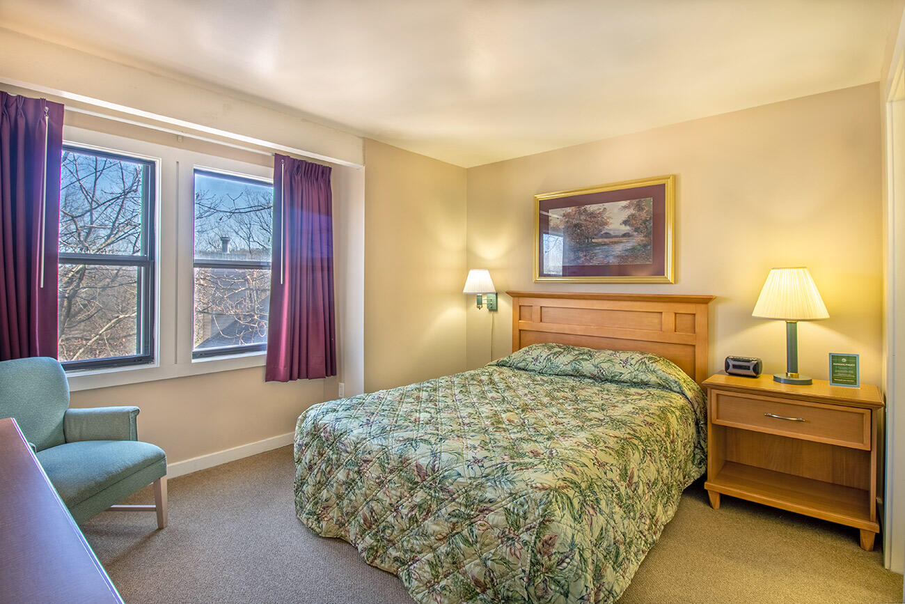 Shenandoah Villas One Bedroom Condo 18