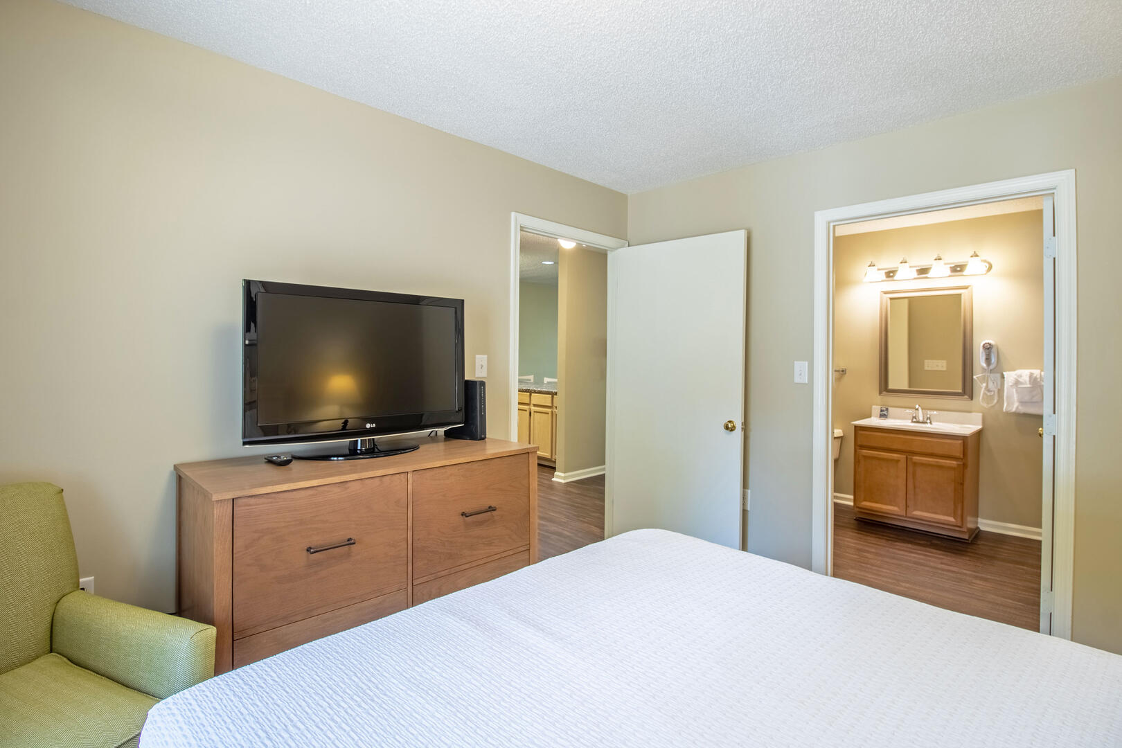 Eagle Trace Two Bedroom Condo 24