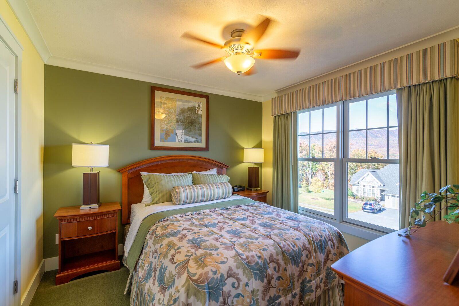 Regal Vistas Luxury Two Bedroom Townhome 7