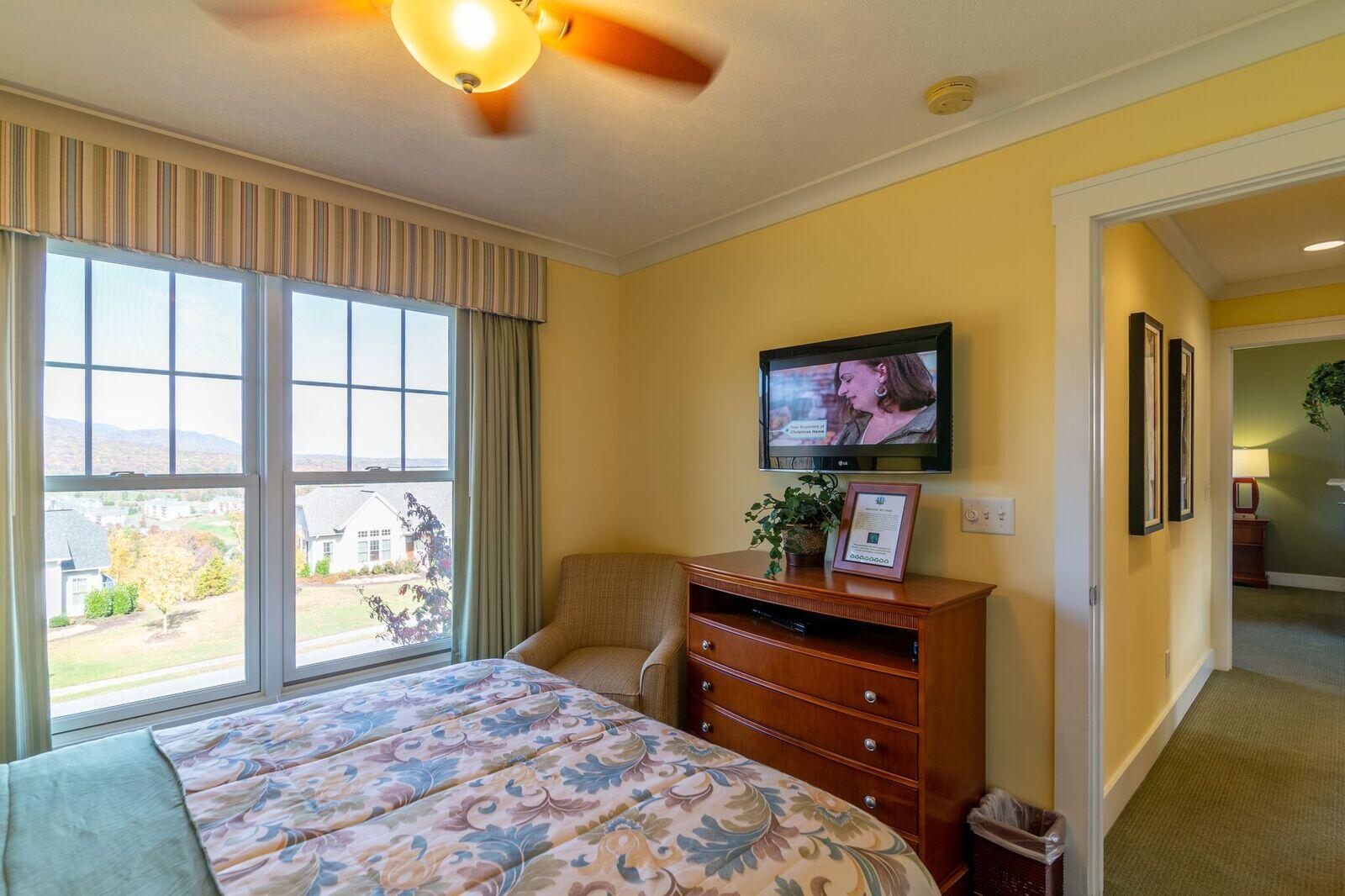 Regal Vistas Luxury Two Bedroom Townhome 8