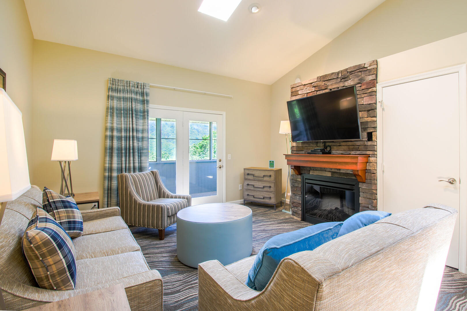 The Summit Two Bedroom Condo 4