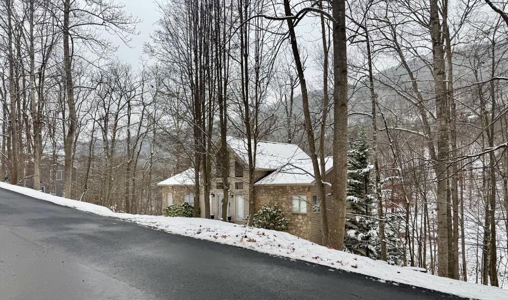 Road View of Mountain Memories