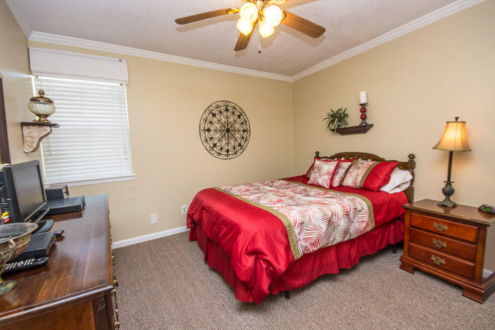 Master Bedroom with Queen Bed