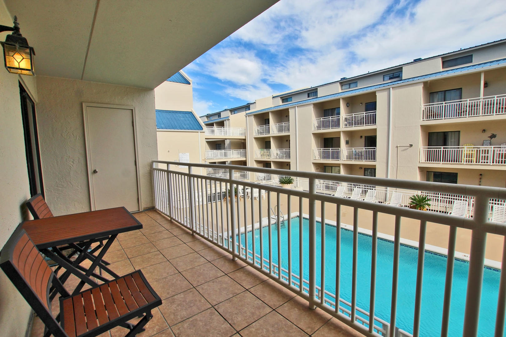 Overlooks the Pool